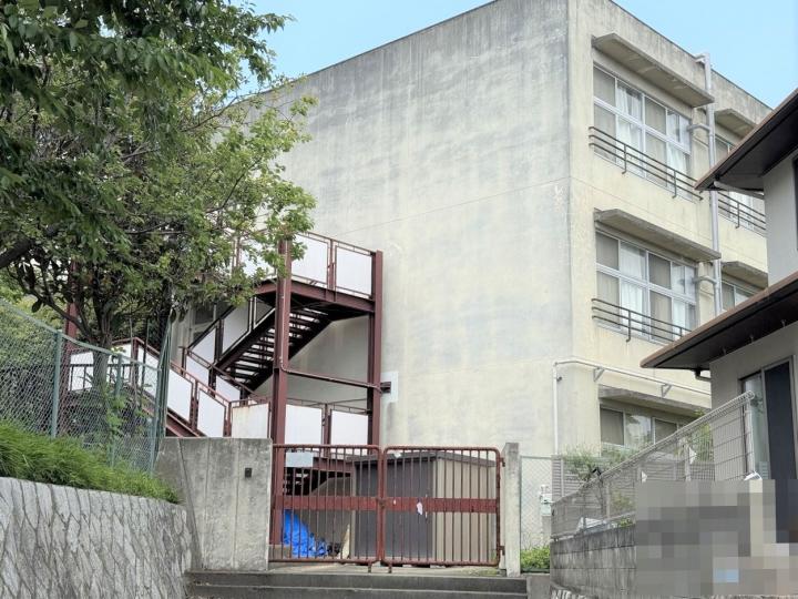 上野小学校まで約740m徒歩10分