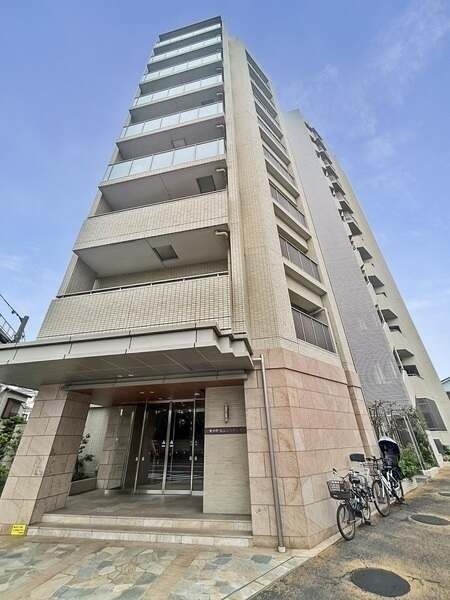 JR中央・総武線、都営大江戸線「東中野」駅徒歩6分他、複数路線利用可能で利便性が高い立地です。