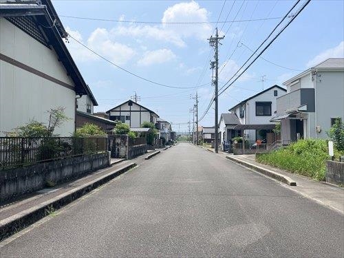 前面道路（北側から撮影）－１