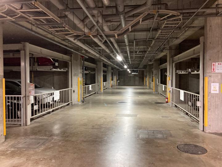 地下駐車場