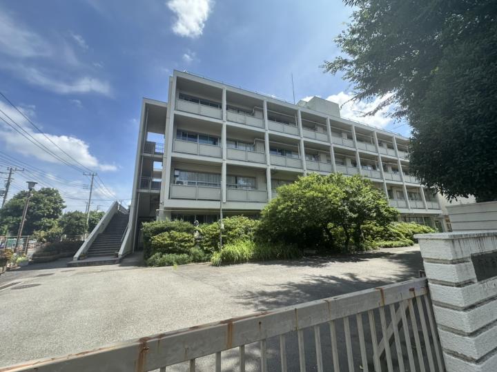 府中市立府中第九中学校　約960m（徒歩12分）
