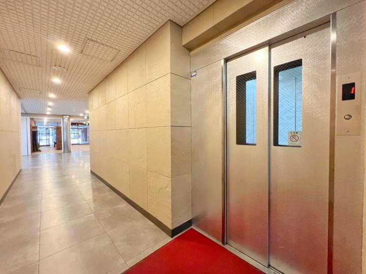 エレベーター(2025年6月23日撮影)~福島区福島3丁目インペリアル堂島|表面利回り約3.9%~