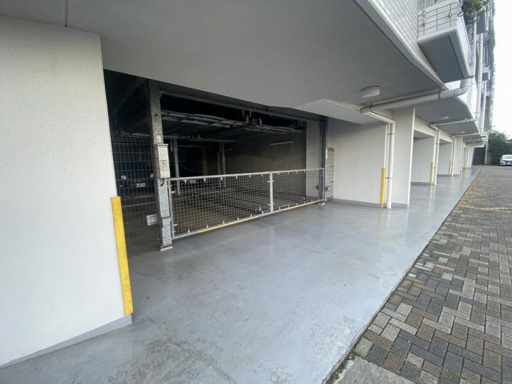 敷地内駐車場がございます(空要確認)