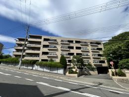 愛宕山ビューハイツの外観