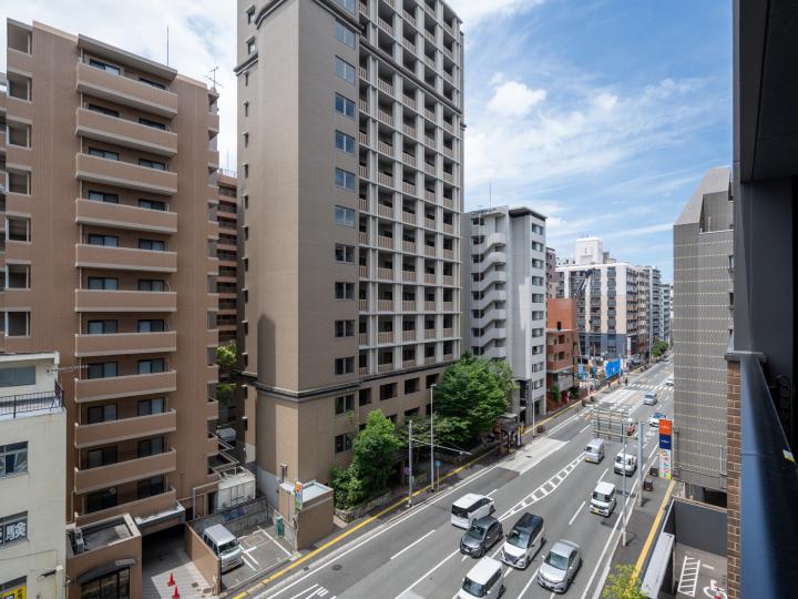バルコニーからの眺望(高宮通りに面するマンションです)現地（2025年7月）撮影