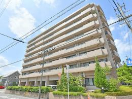ロイヤルシャトー大府月見町の外観