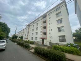 南大和団地１０号棟の外観