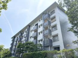 押草団地２０５棟の外観