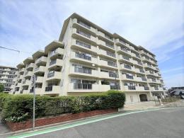 夙川ビューハイツＥ棟の外観