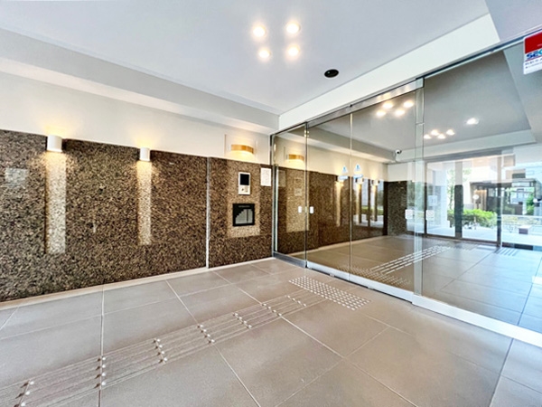 女性の一人暮らしやお子様のいるご家族にも安心なオートロック!