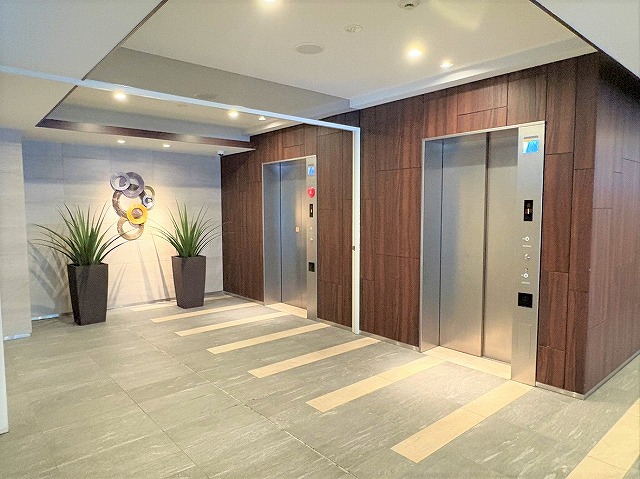 エレベーターは2基ございます。