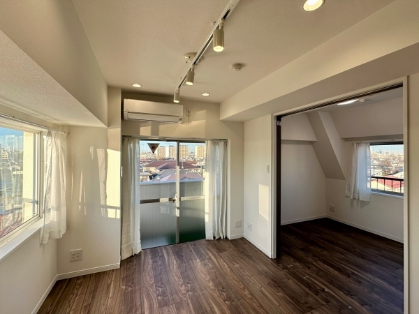 約8帖のリビングダイニングキッチン