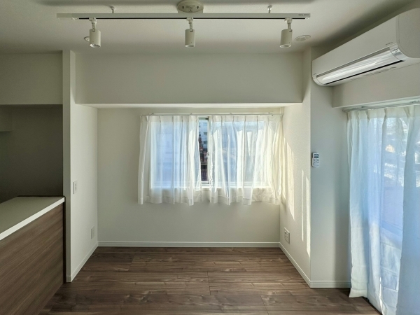 2面採光の明るい寛ぎの場です