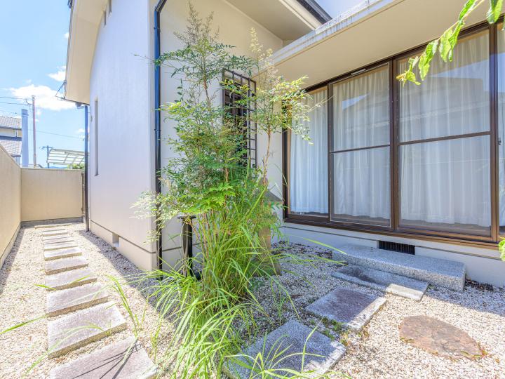 広縁側お庭です