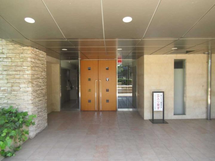 エントランス（撮影年月：2025年06月）