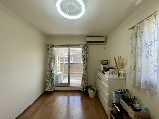 洋室約6帖(東側)