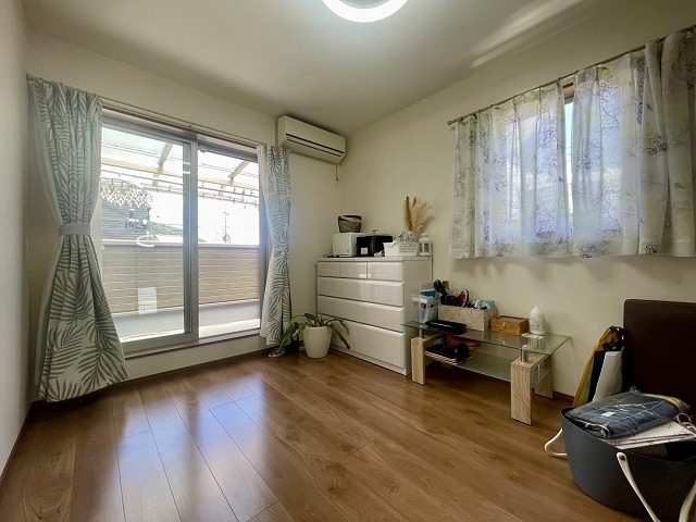 洋室約6帖(東側)