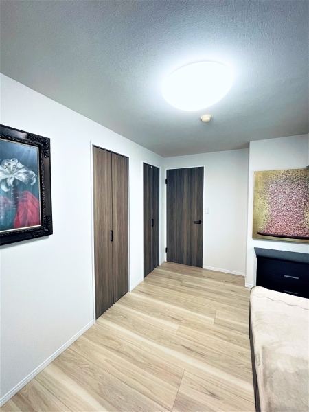 洋室(1)にはクロゼットが2つございます。