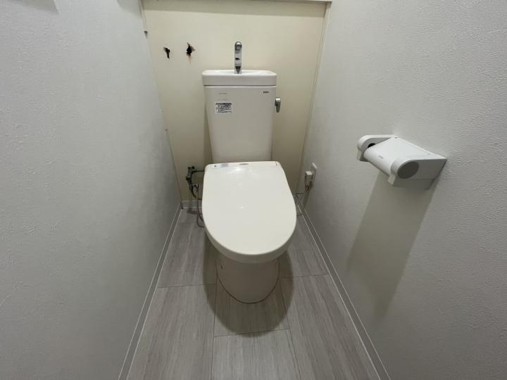 ~トイレ新調、温水洗浄便座有~