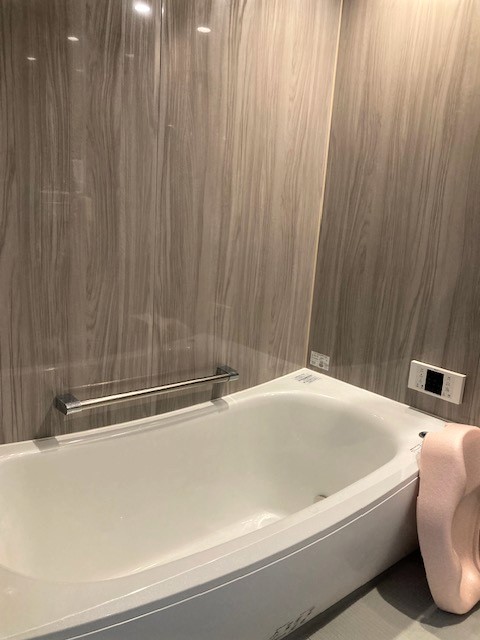 TOTO社のほっカラリ床を採用