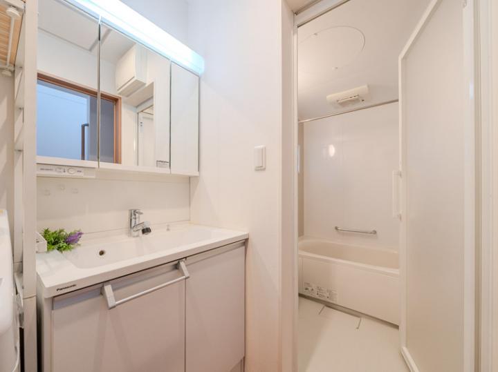 脱衣場、洗面所