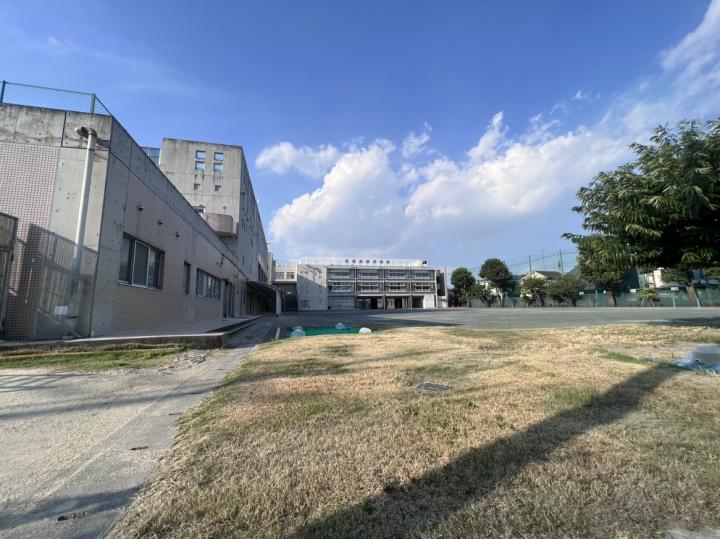 ■世田谷区立烏山北小学校　徒歩5分