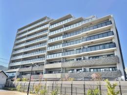 エステムコートパークウイングスの外観