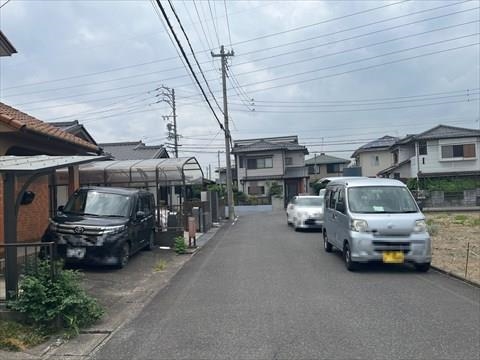 前面道路（２０２５年８月撮影）