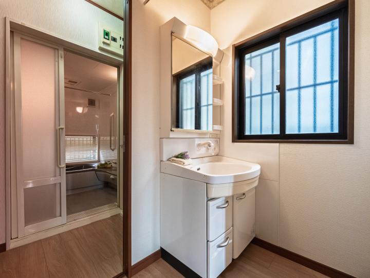 1階 洗面化粧台