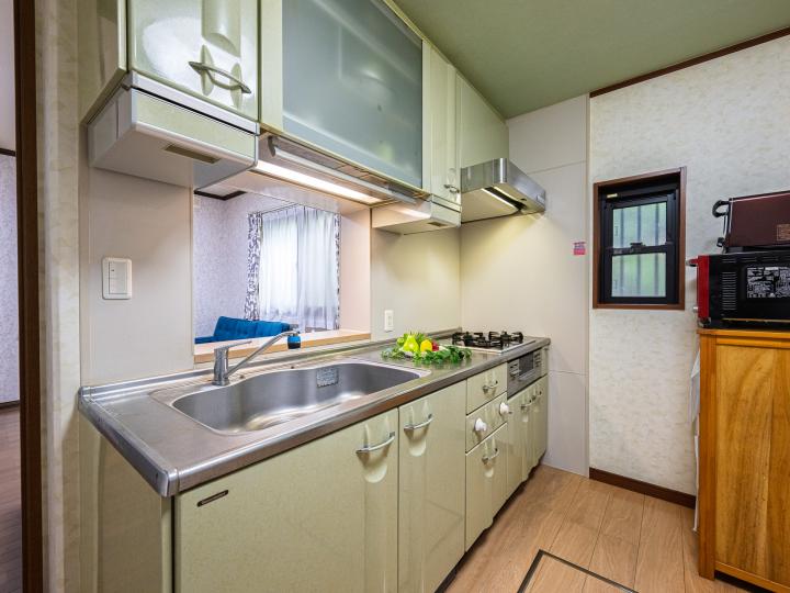 1階 キッチン ストッカー付き