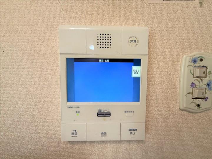 ■モニター付きインターホンです。