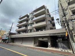 ロイヤルヴィーゼ一橋学園の外観