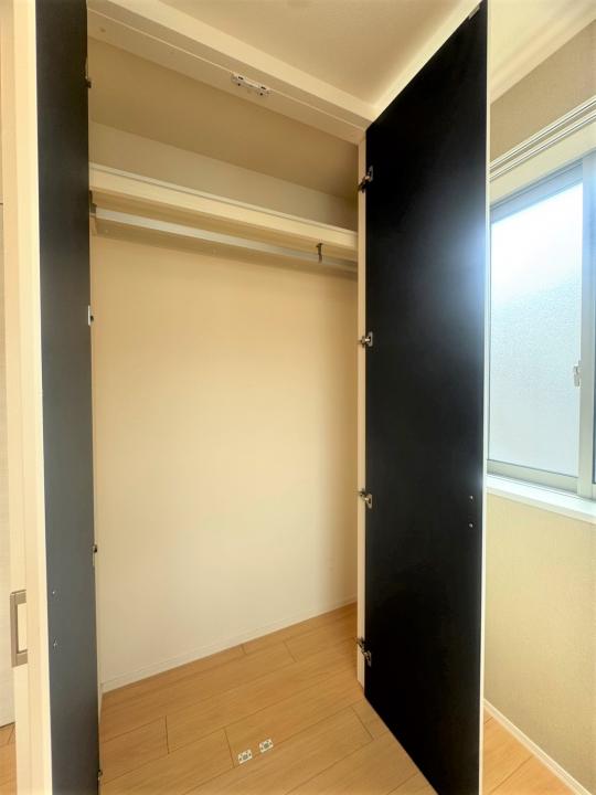 クローゼット（３階洋室）