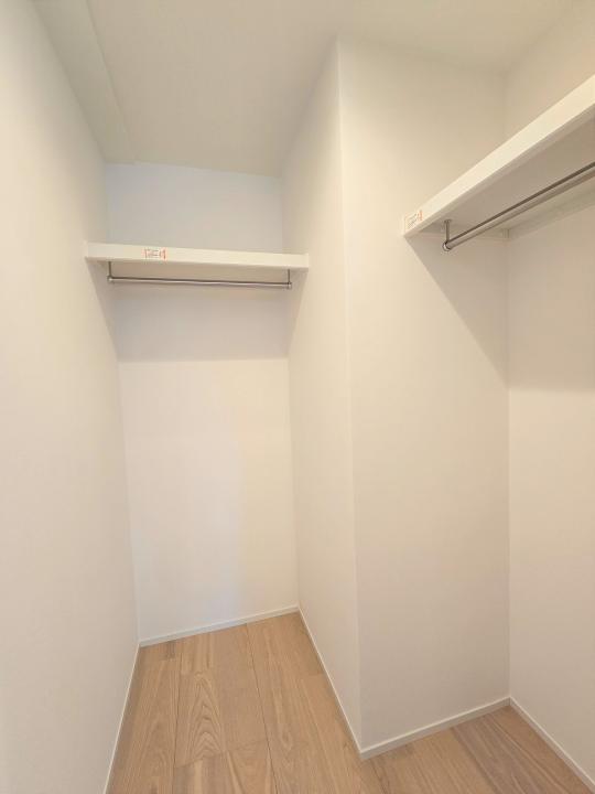 南西側洋室のウォークインクローゼット