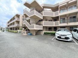 ステイツ雲雀丘花屋敷の外観