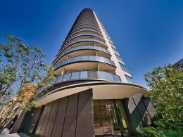 パークコート乃木坂ザタワーの外観