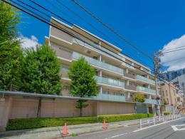 南平台ハウスの外観