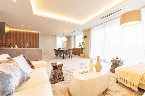 折り上げ天井で広がる開放感