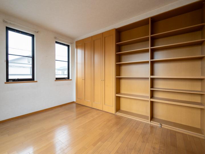 2階南側6.0帖洋室