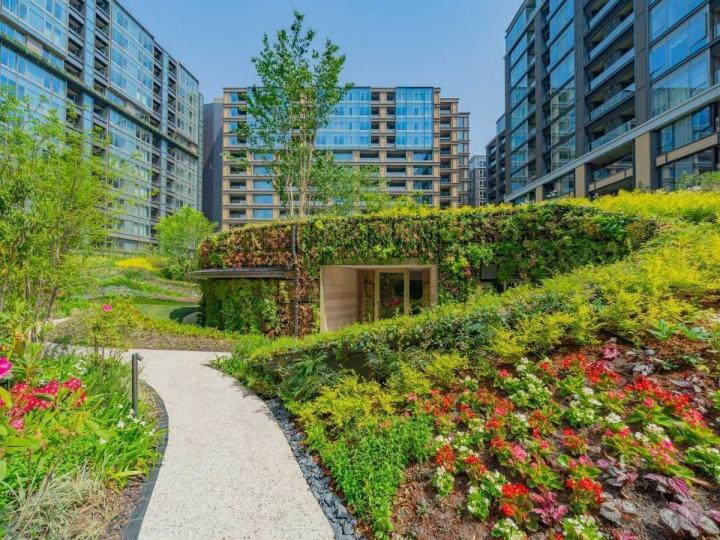 敷地内：ヒーリングガーデン