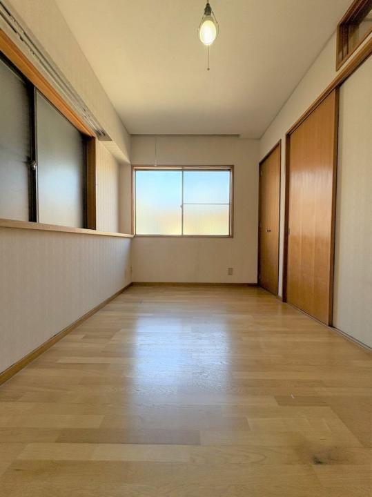 2階洋室約5.7帖