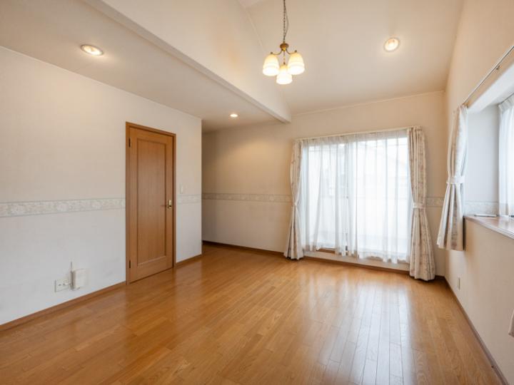 約10.9J の主寝室に収納有