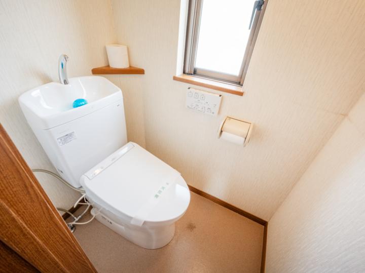各階にトイレがございます (クリーニング済2025年9月)