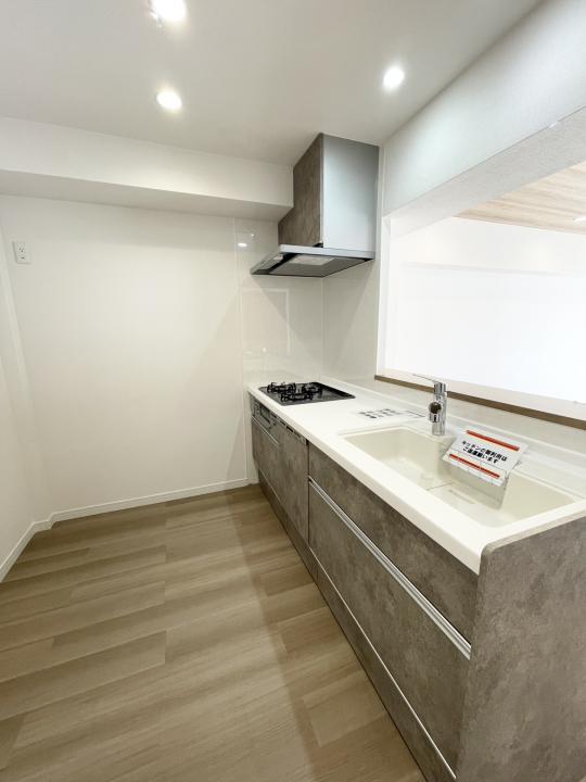 キッチン部分の幅も広くございます