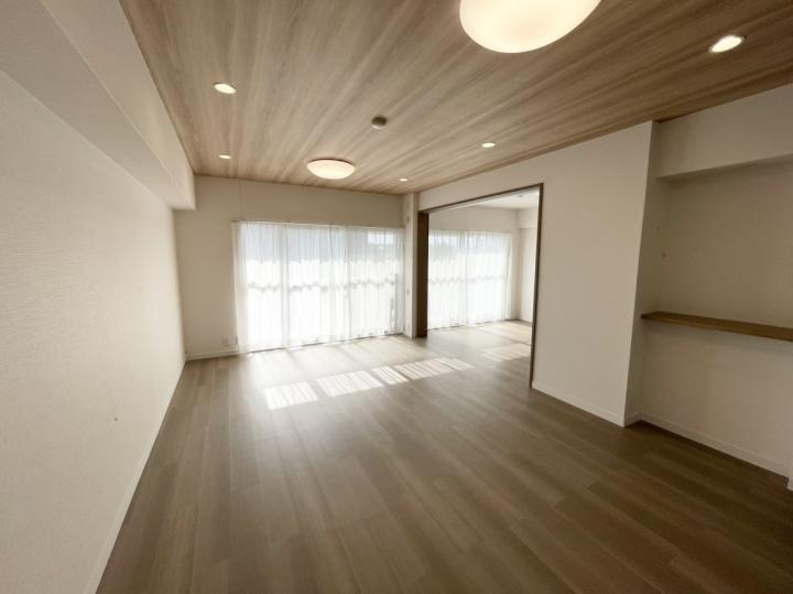 リビング部分(キッチン側)