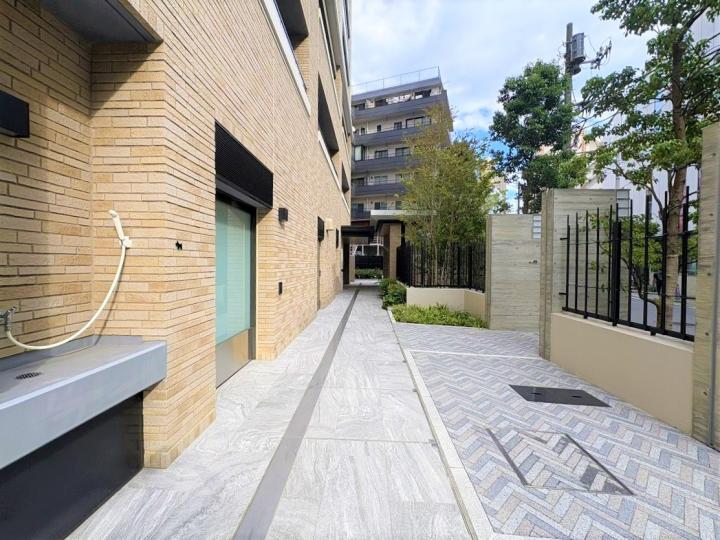 マンション敷地内