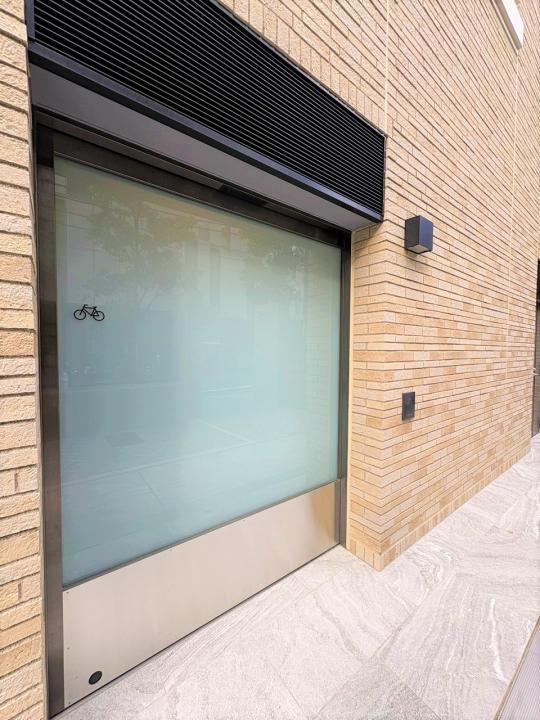 自転車置き場出入口