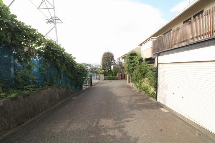 前面道路幅員約5mです。