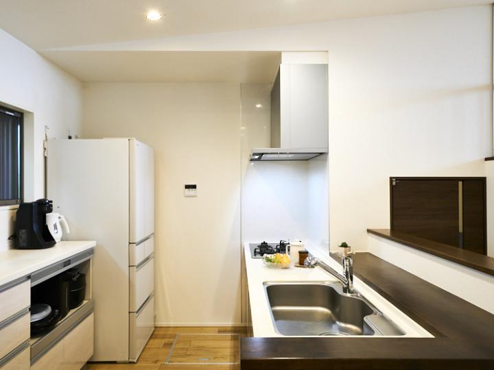 対面キッチンですので、お子様の様子を確認しながら料理ができます。