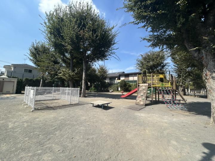 奥沢公園 約940m 徒歩約12分